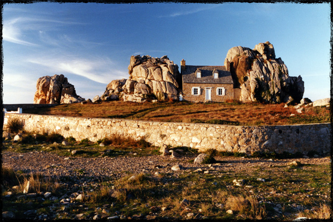 “Castel Meur” - La petite maison de pêcheurs à Plougrescant (Côtes d'Armor - 1999) - Erwan Corre